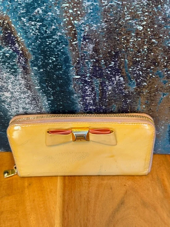 Miu Miu Patent Leather Bow Zip Around Wallet Project Piece - Picture 9 of 16